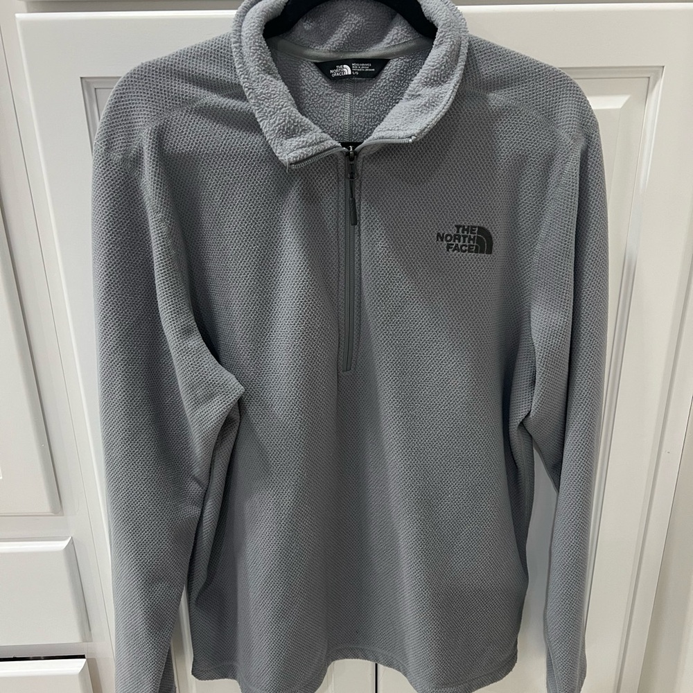 Men’s North Face Pullover Size Large